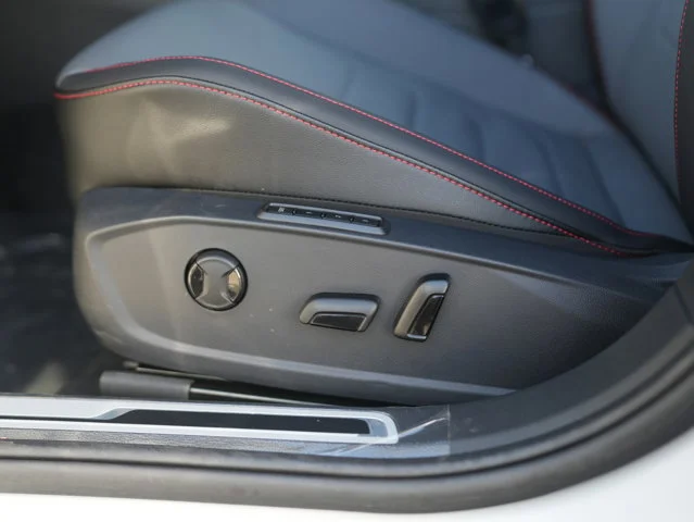 New 2026 Pure White Volkswagen 2.0T Autobahn image 28