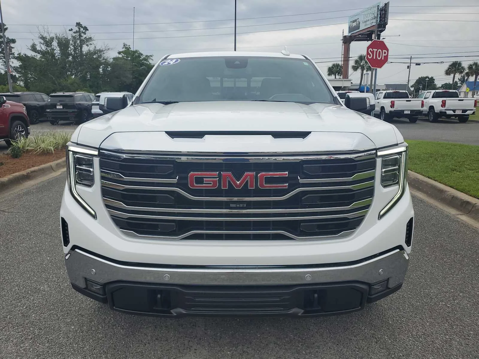 Used 2024 Summit White GMC SLT image 9