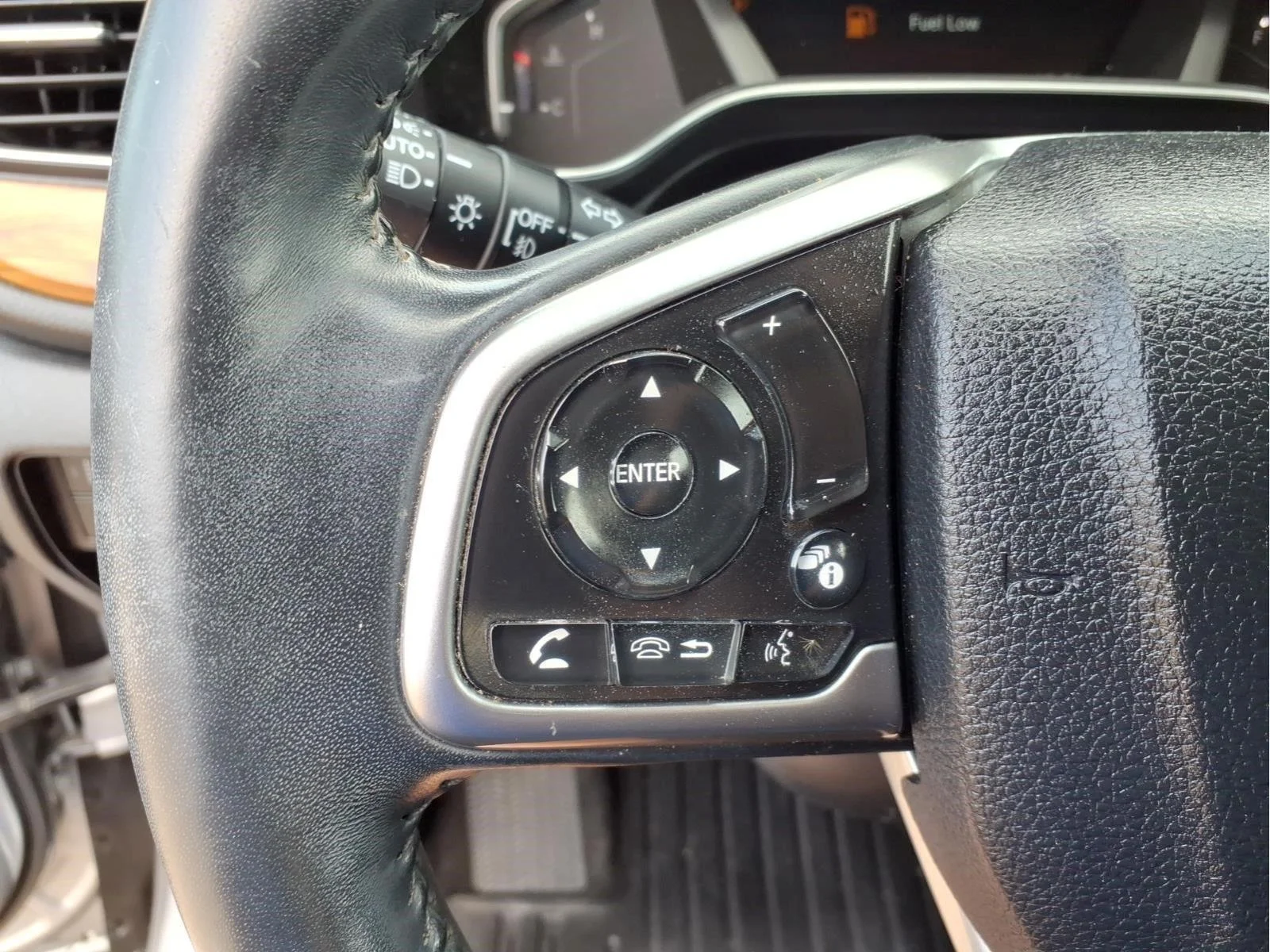 Used 2019 Lunar Silver Metallic Honda SUV image 21