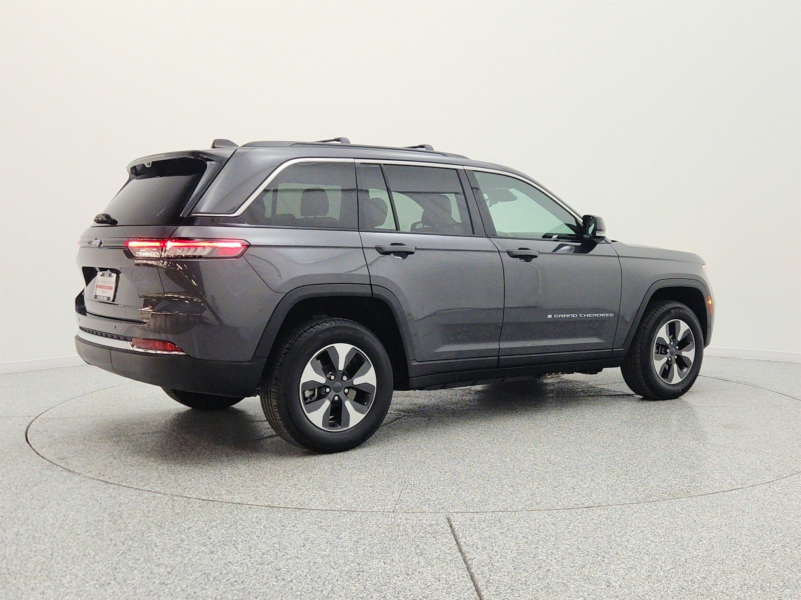 Used 2025 Baltic Gray Metallic Clearcoat Jeep 4x4 image 5