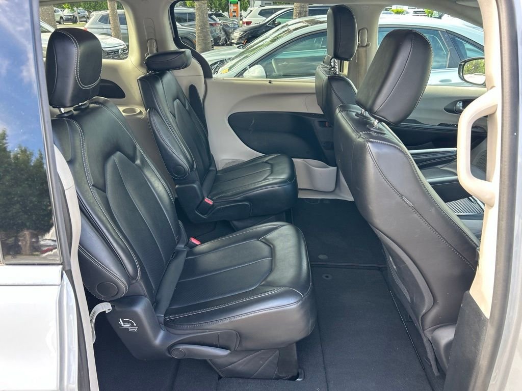 Used 2024 Silver Chrysler Touring L image 38