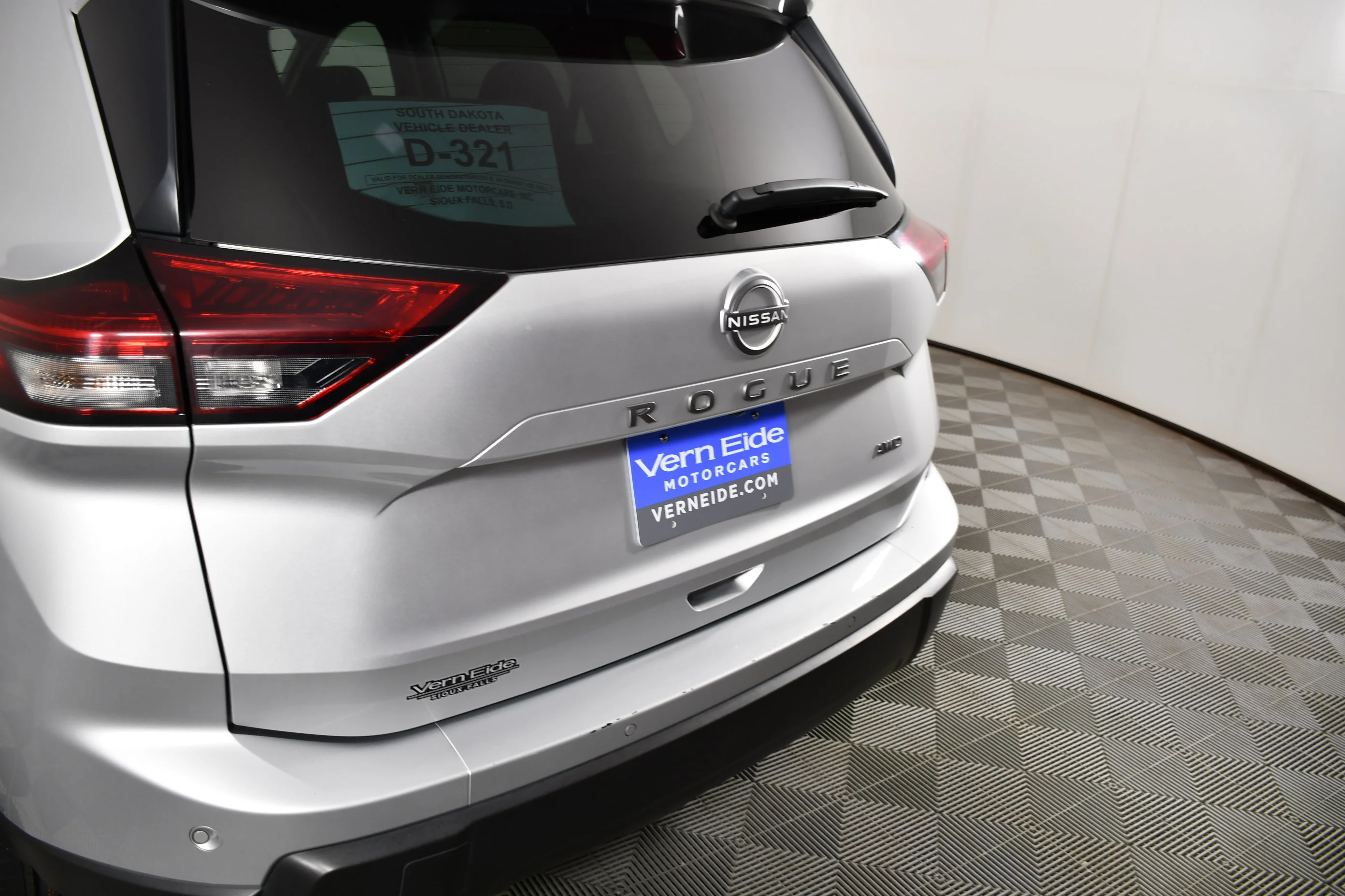 Used 2024 Brilliant Silver Metallic Nissan S image 15