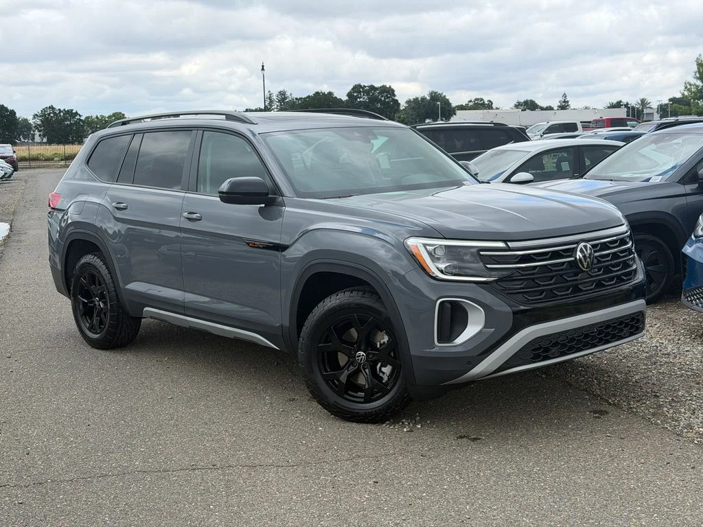 New 2026 Pure Gray Volkswagen 2.0T Peak Edition image 3