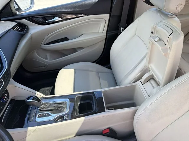 Used 2019 White Buick Essence image 23