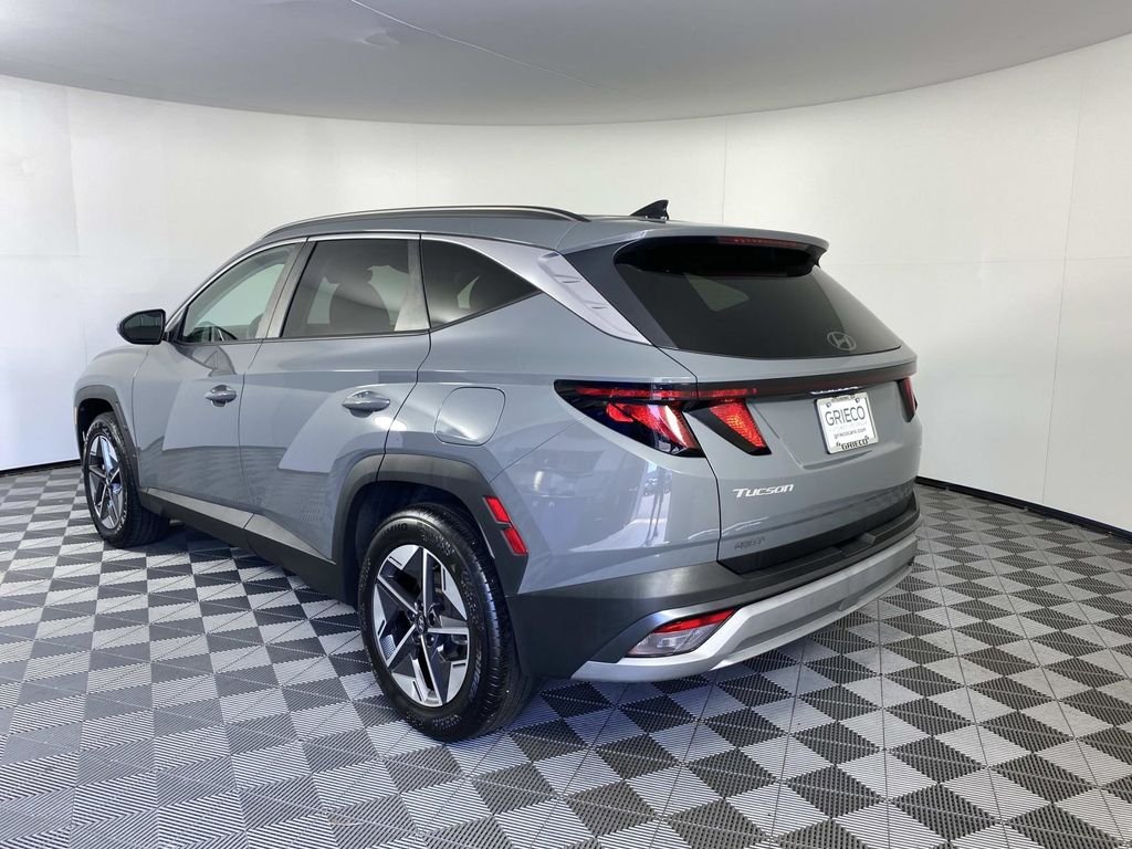Used 2025 Gray Hyundai SEL image 6