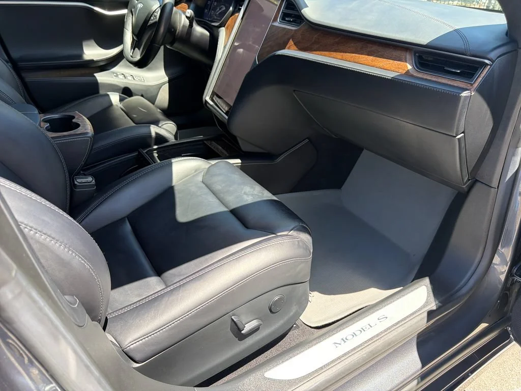 Used 2018  Tesla 75D image 42