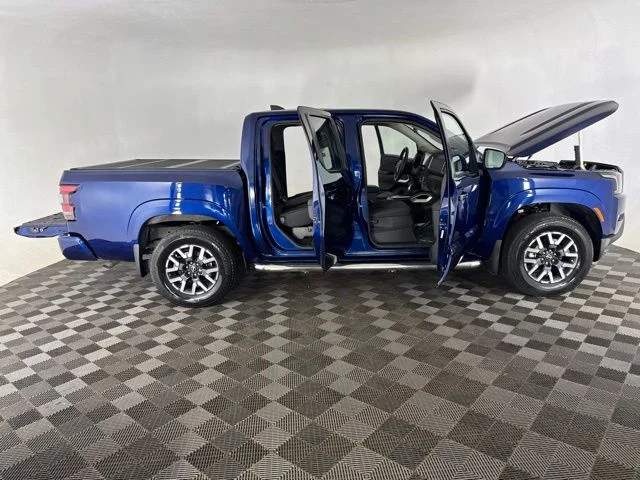 Used 2022 Blue Nissan SV image 13