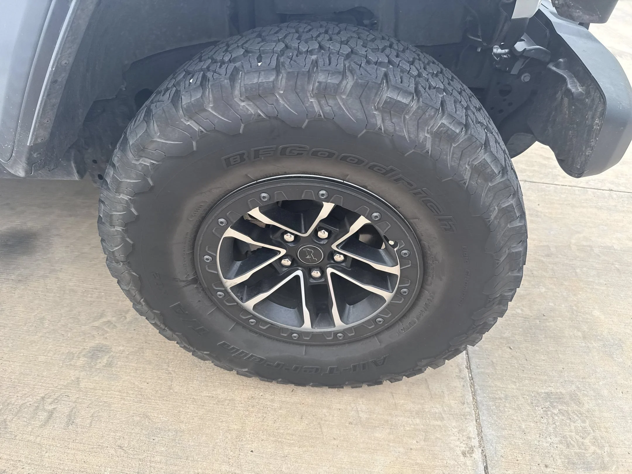 Used 2024 White Jeep Sport image 5