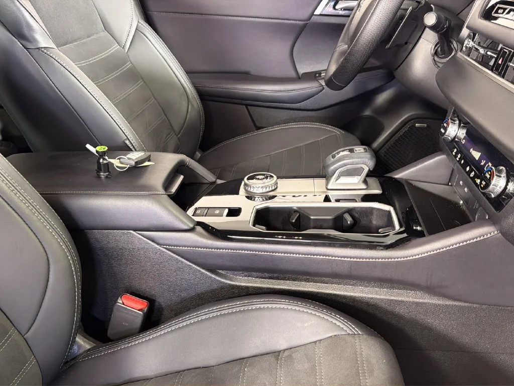 Used 2025  Mitsubishi SE image 37