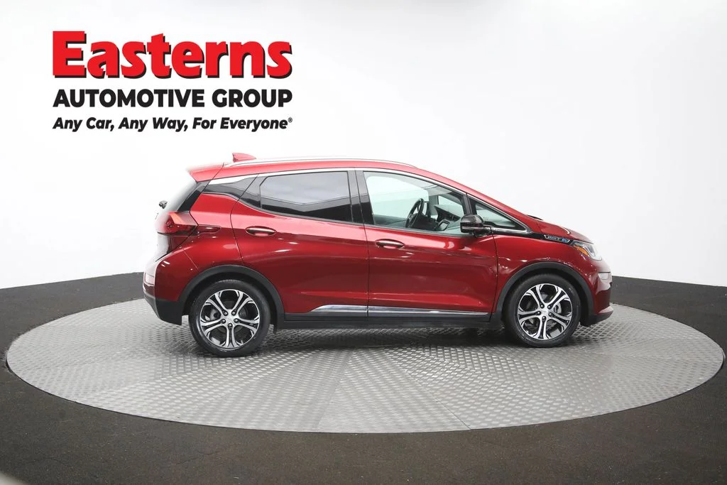 Used 2018 Red Chevrolet Premier image 46