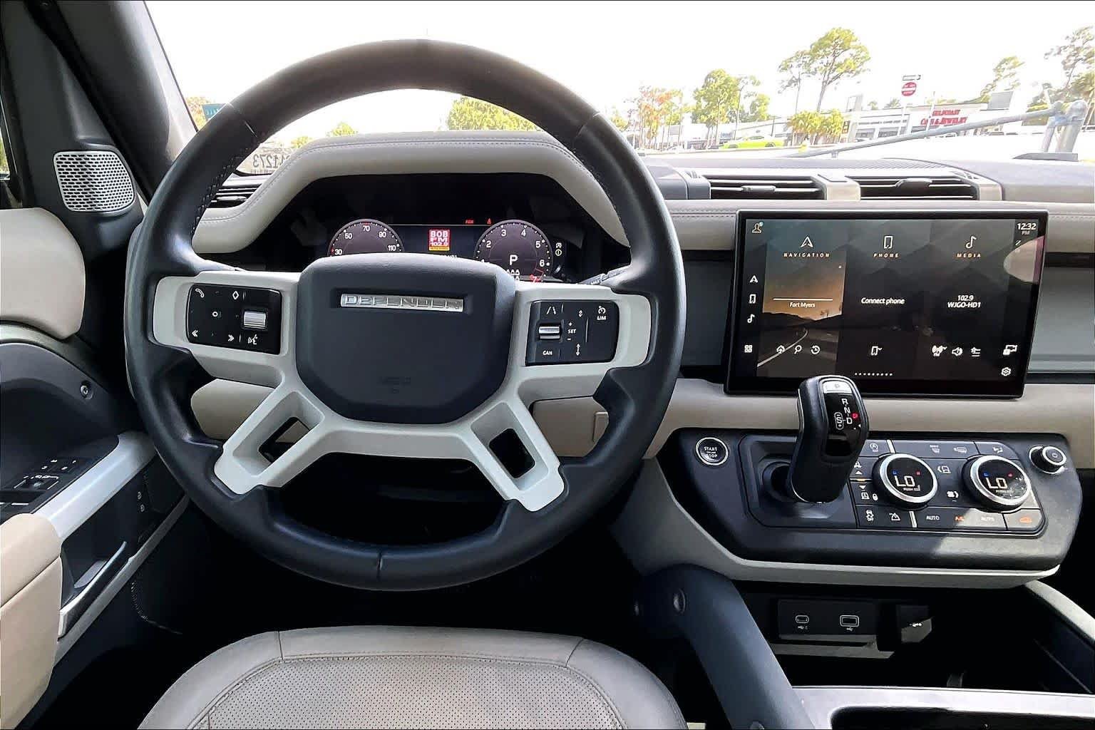 Used 2023 Pangea Green Metallic Land Rover SE image 6