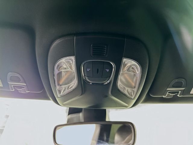 Used 2025 White Jeep Latitude image 17