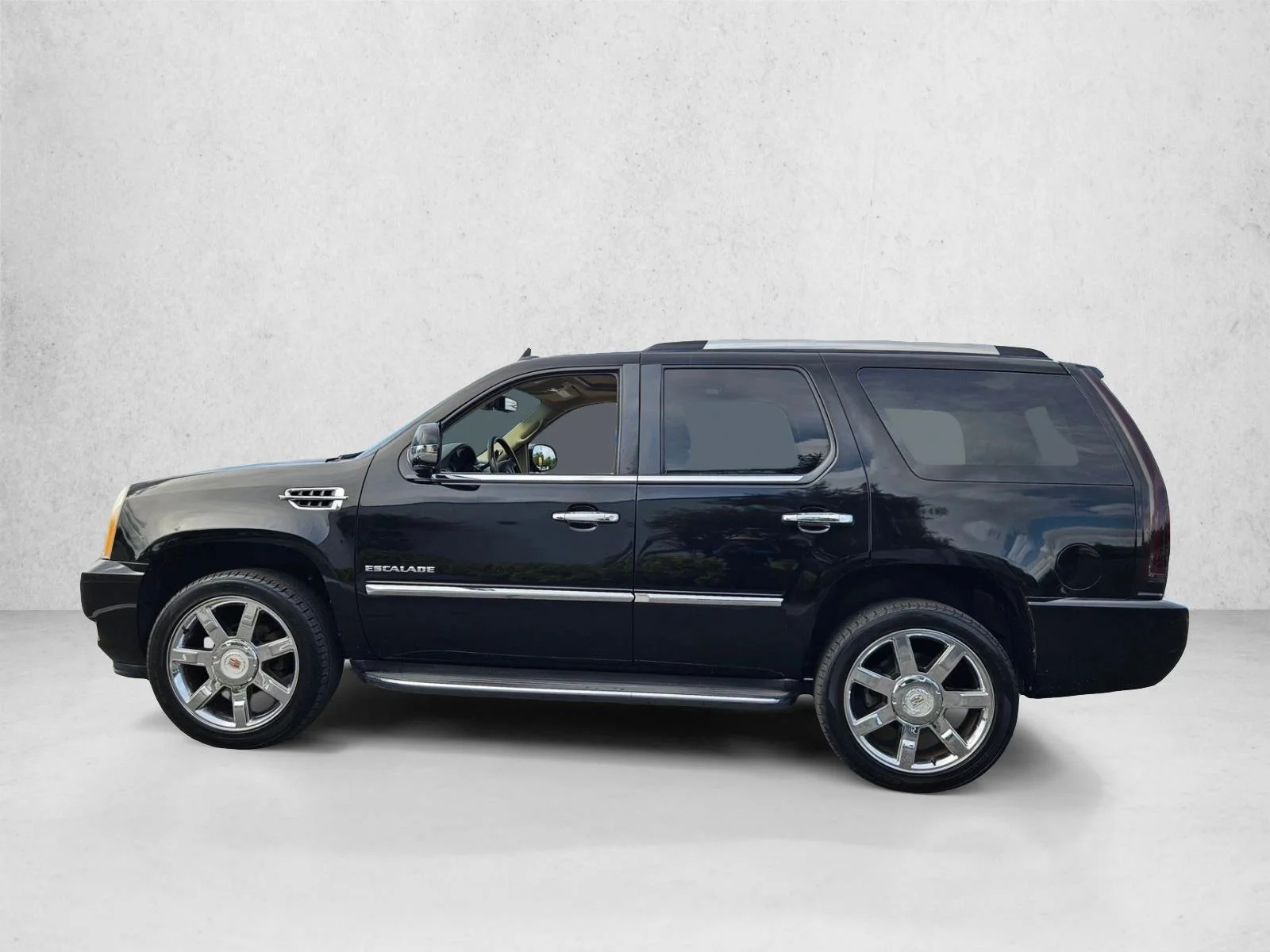 Used 2011 Black Raven Cadillac Luxury image 9