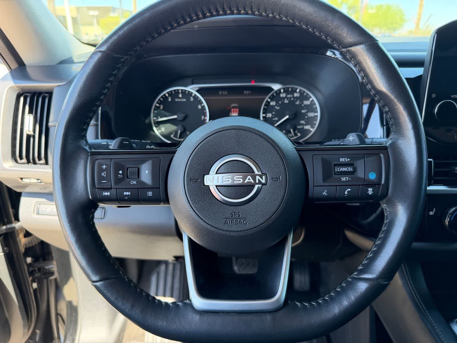 Used 2022 Super Black Nissan SL image 15
