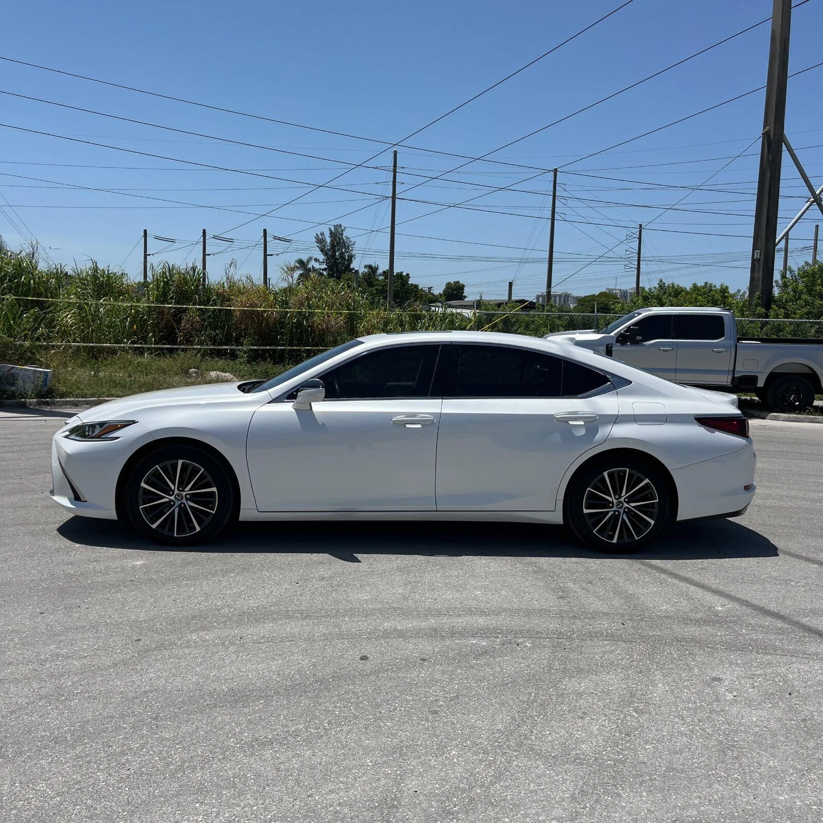 Used 2023 Eminent White Pearl Lexus ES 350 image 3