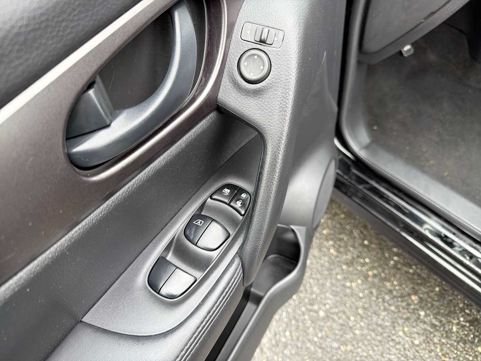 Used 2020 Magnetic Black Pearl Nissan S image 22