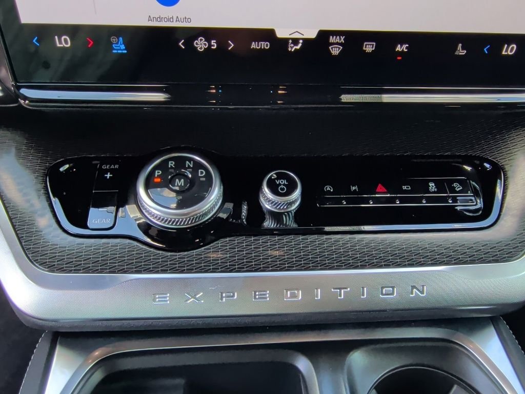 New 2026 Agate Black Metallic Ford Platinum® image 31