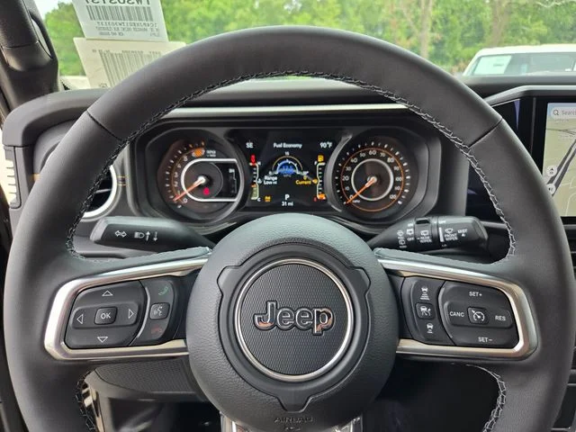 New 2026 Black Clear-Coat Exterior Paint Jeep Sahara image 24