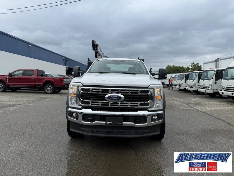 New 2025 Oxford White Ford XL image 3