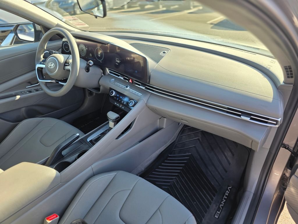 2024 Hyundai Elantra SEL - Photo 9