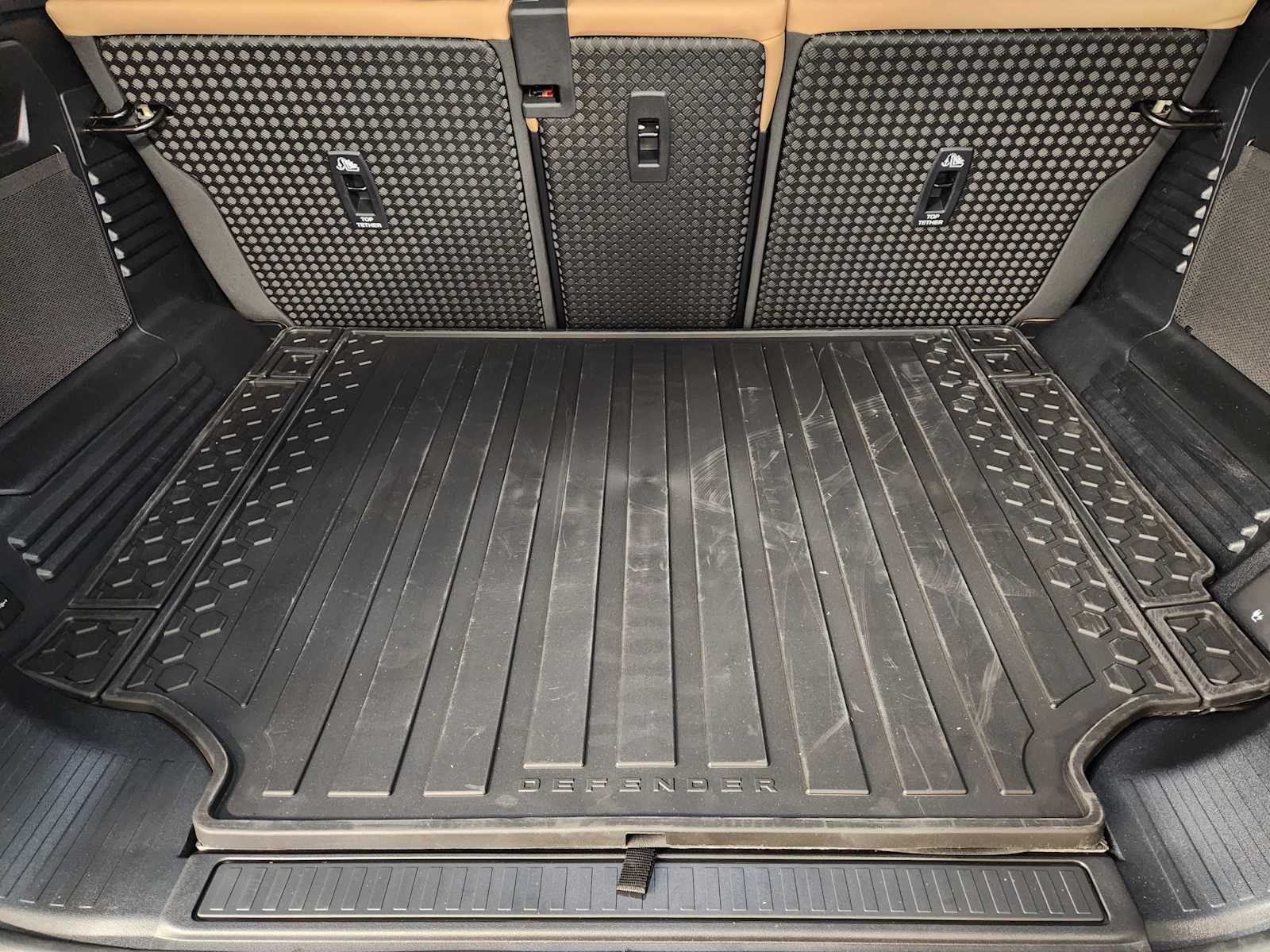 New 2026 Fuji White Land Rover X-Dynamic SE image 33