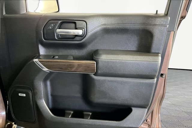 Used 2019 Beige Chevrolet RST image 27