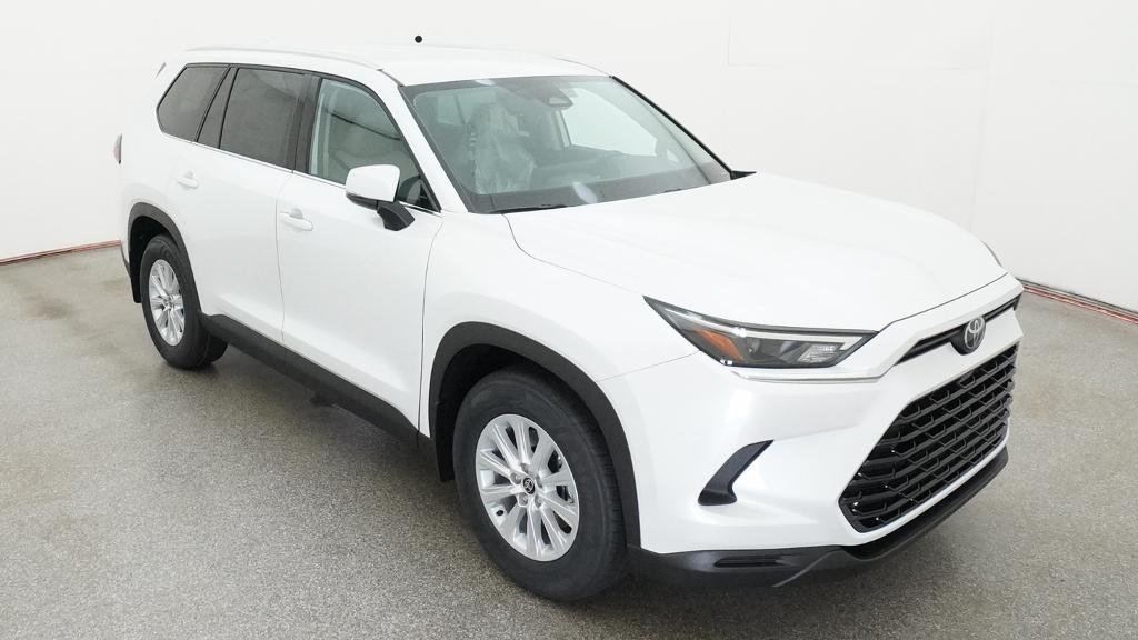 New 2026 Wind Chill Pearl Toyota Hybrid XLE image 10