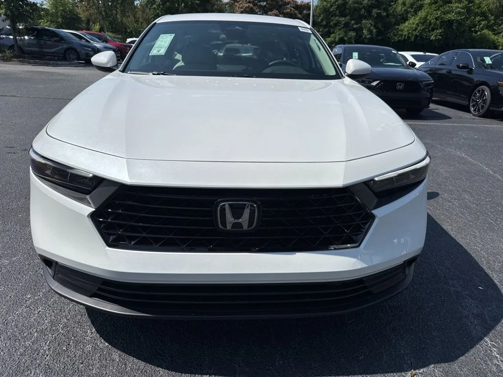 New 2026 Platinum White Pearl Honda LX image 8