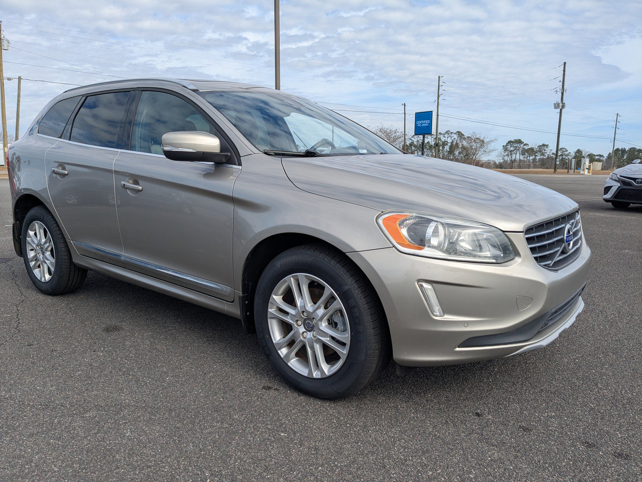 Used 2016 Volvo XC60 Premier with VIN YV440MDK7G2824674 for sale in Douglas, GA