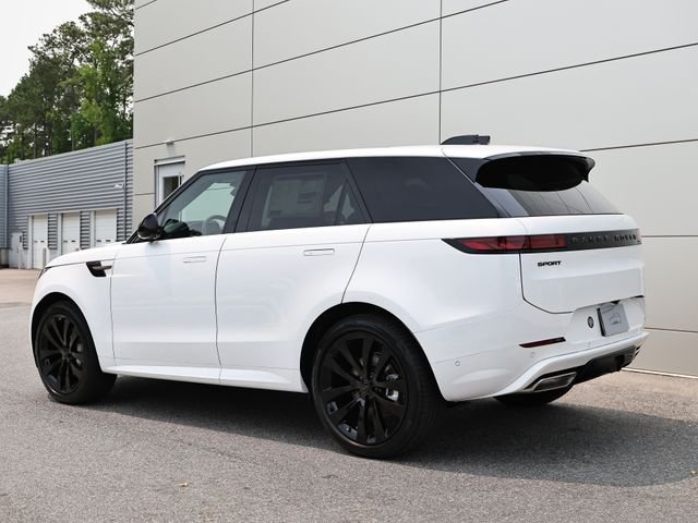 New 2026 Ostuni Pearl White LAND ROVER Dynamic SE image 7
