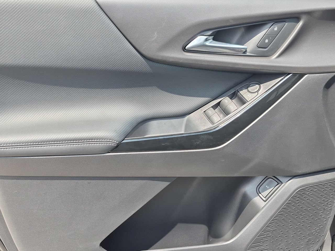 2027 Chevrolet Equinox LT - Photo 23