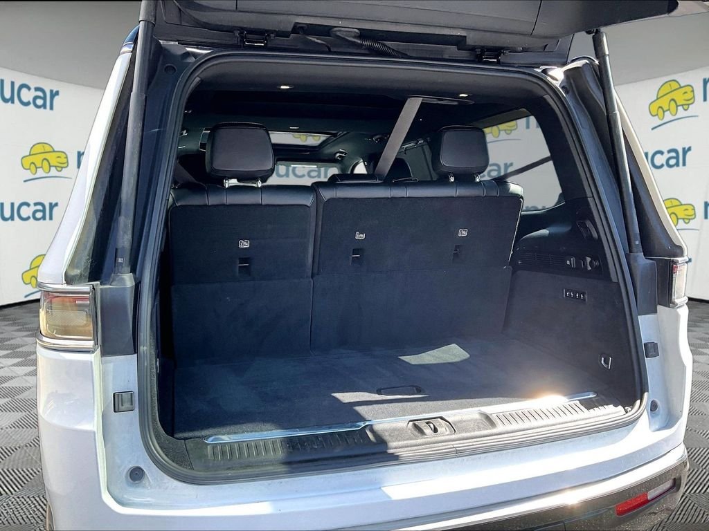 Used 2023 White Jeep Base image 25