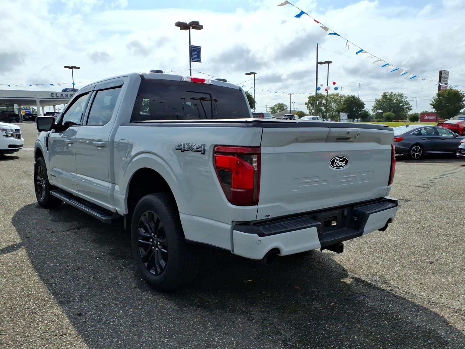 Used 2024 Avalanche Ford XLT image 4