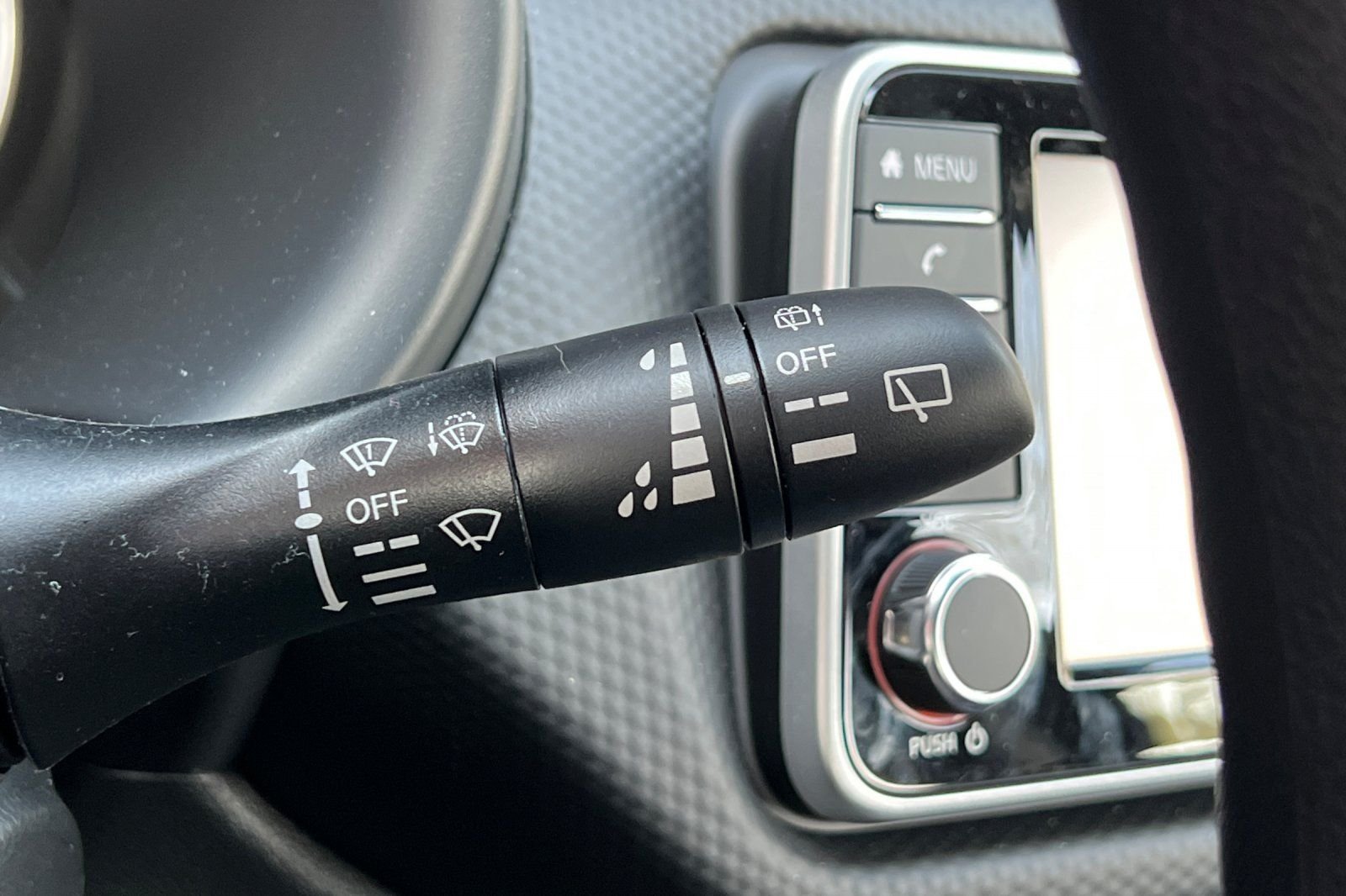 2025 Nissan KICKS PLAY Base - Photo 34