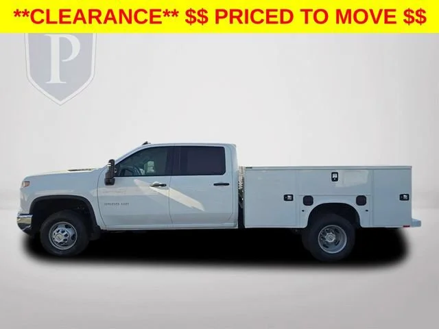 New 2026 Summit White Chevrolet Work Truck image 10