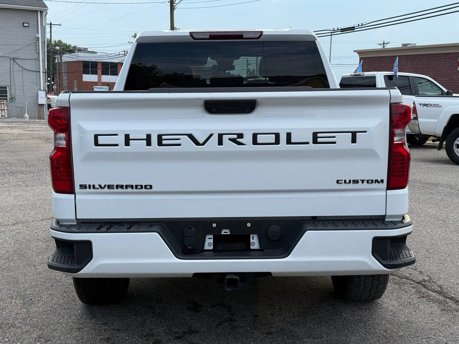 Used 2022 Summit White Chevrolet Custom image 5