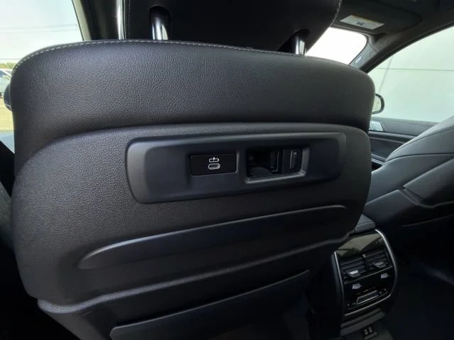 Used 2022 Black BMW M50i image 31
