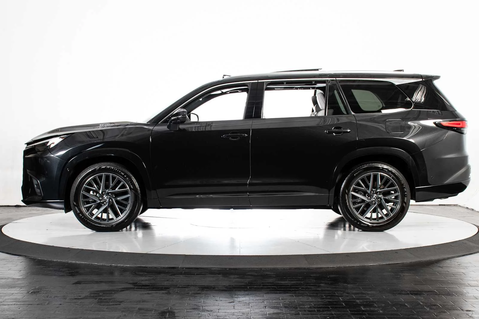 Certified Used 2025 CAVIAR Lexus Premium image 2