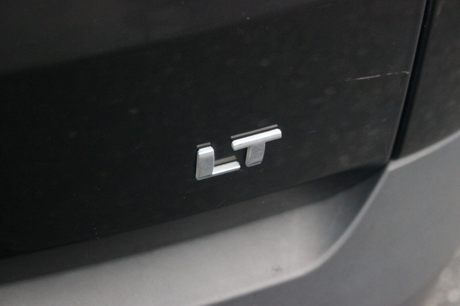 Used 2023 Mosaic Black Metallic Chevrolet LT Cloth image 10