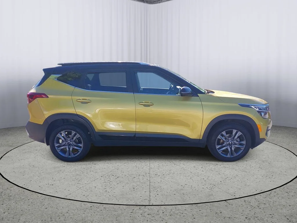 Used 2021 Yellow Kia S image 2