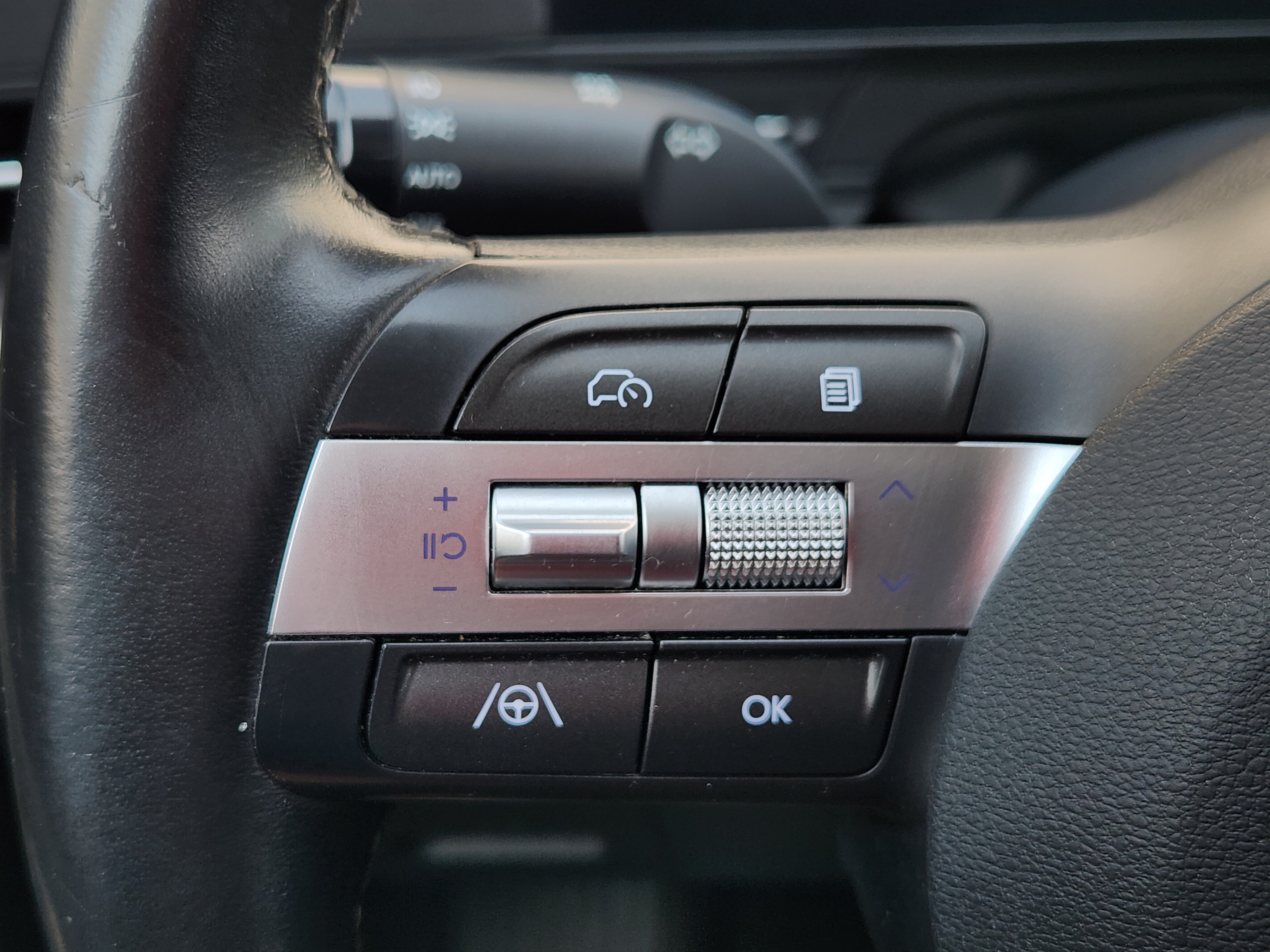 Used 2024 Ecotronic Gray Pearl Hyundai SEL image 28