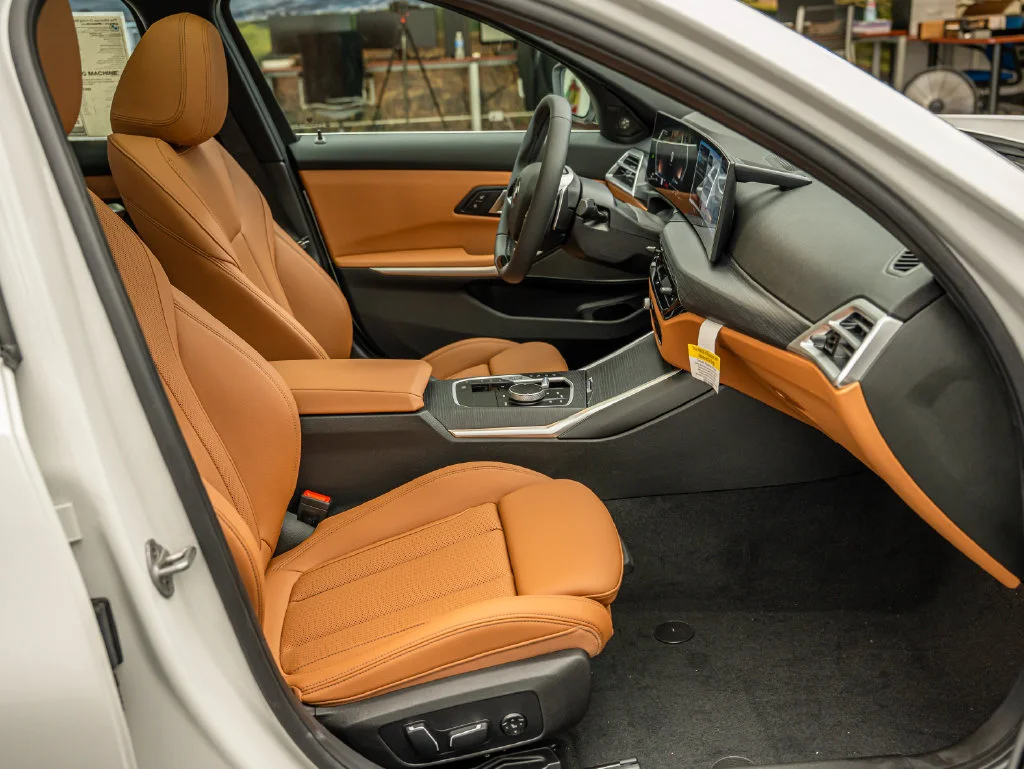 New 2026 Mineral White Metallic BMW 330i xDrive image 23