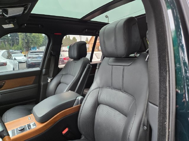 Used 2019 British Racing Green Land Rover 5.0L V8 Supercharged image 24