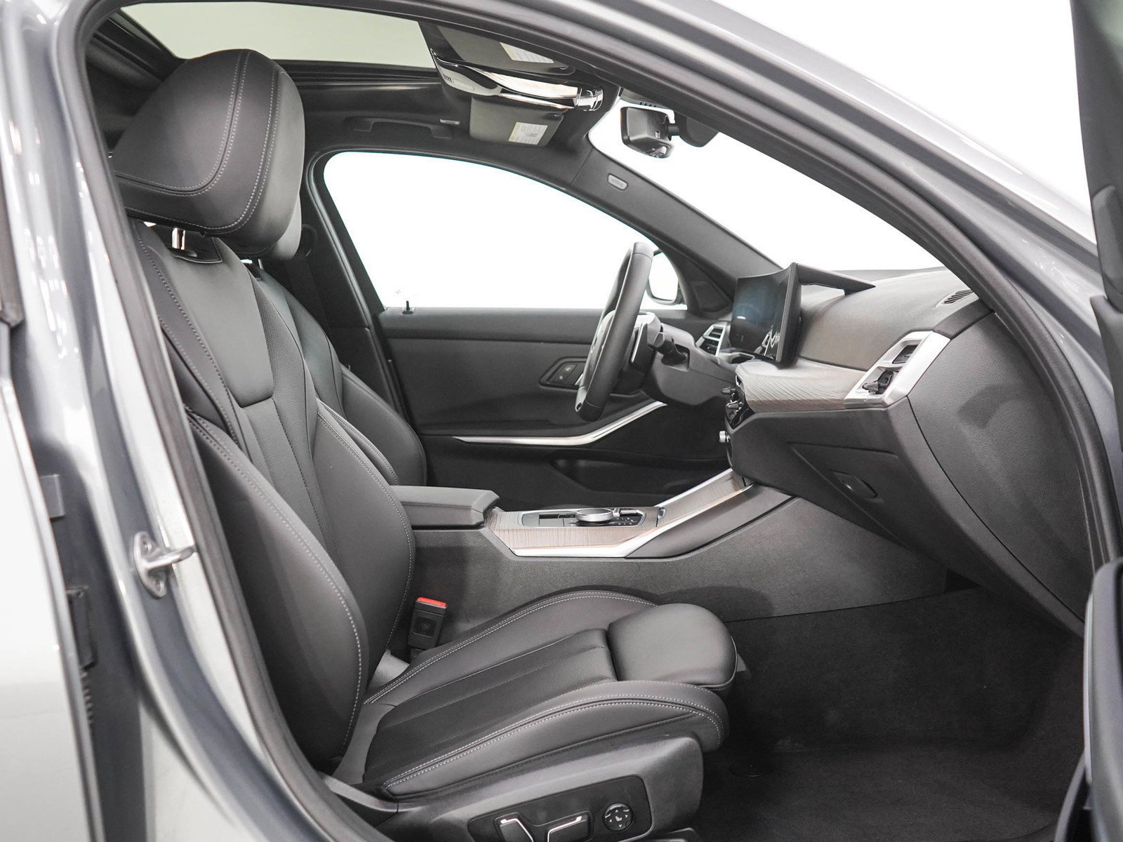 Used 2026 Skyscraper Grey Metallic BMW 330i xDrive image 12