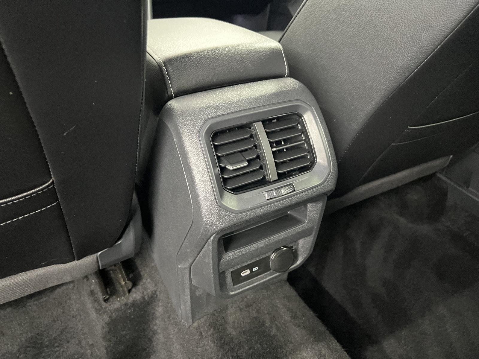 2024 Volkswagen Tiguan SE - Photo 28