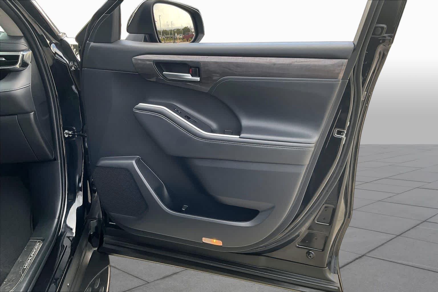 Used 2022 Midnight Black Metallic Toyota Platinum image 23