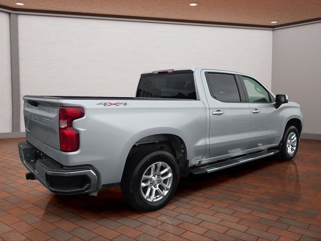 Used 2022 Silver Ice Metallic Chevrolet LT image 3