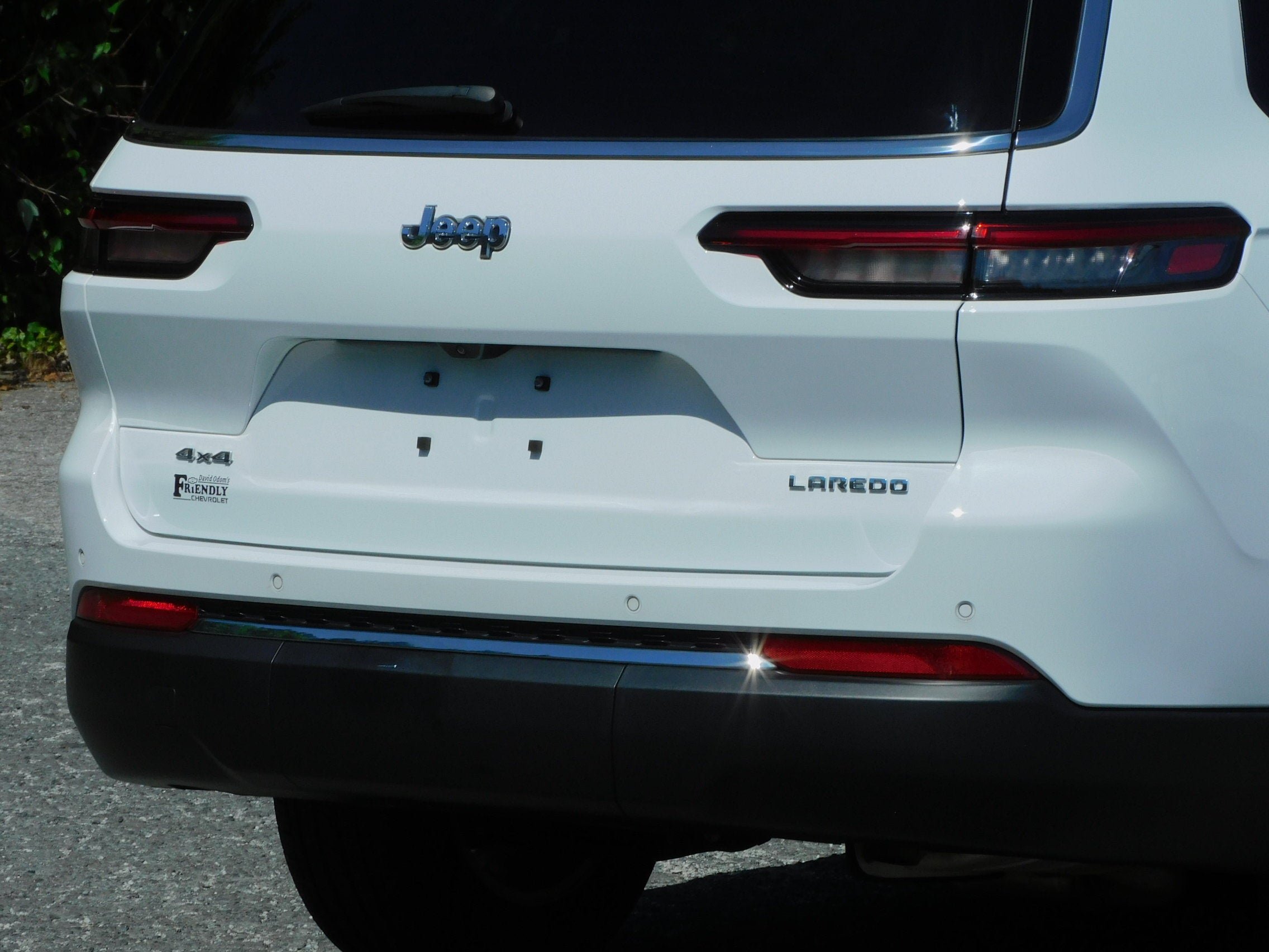 Used 2023 Bright White Clearcoat Jeep Laredo image 40