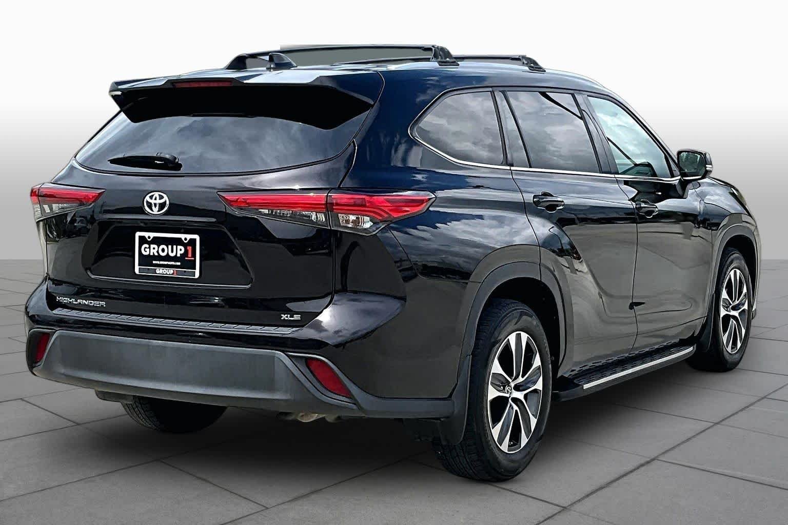 Used 2022 Opulent Amber Toyota XLE image 11