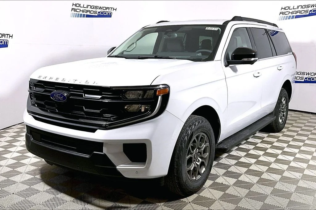 2026 Ford Expedition Active's photo